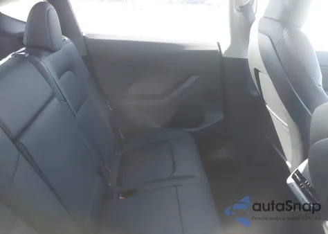 2022 Tesla Model Y Long Range Dual Motor All-Wheel Drive z USA, uszkodzony, nr VIN 7SAYGDEE9NA004485